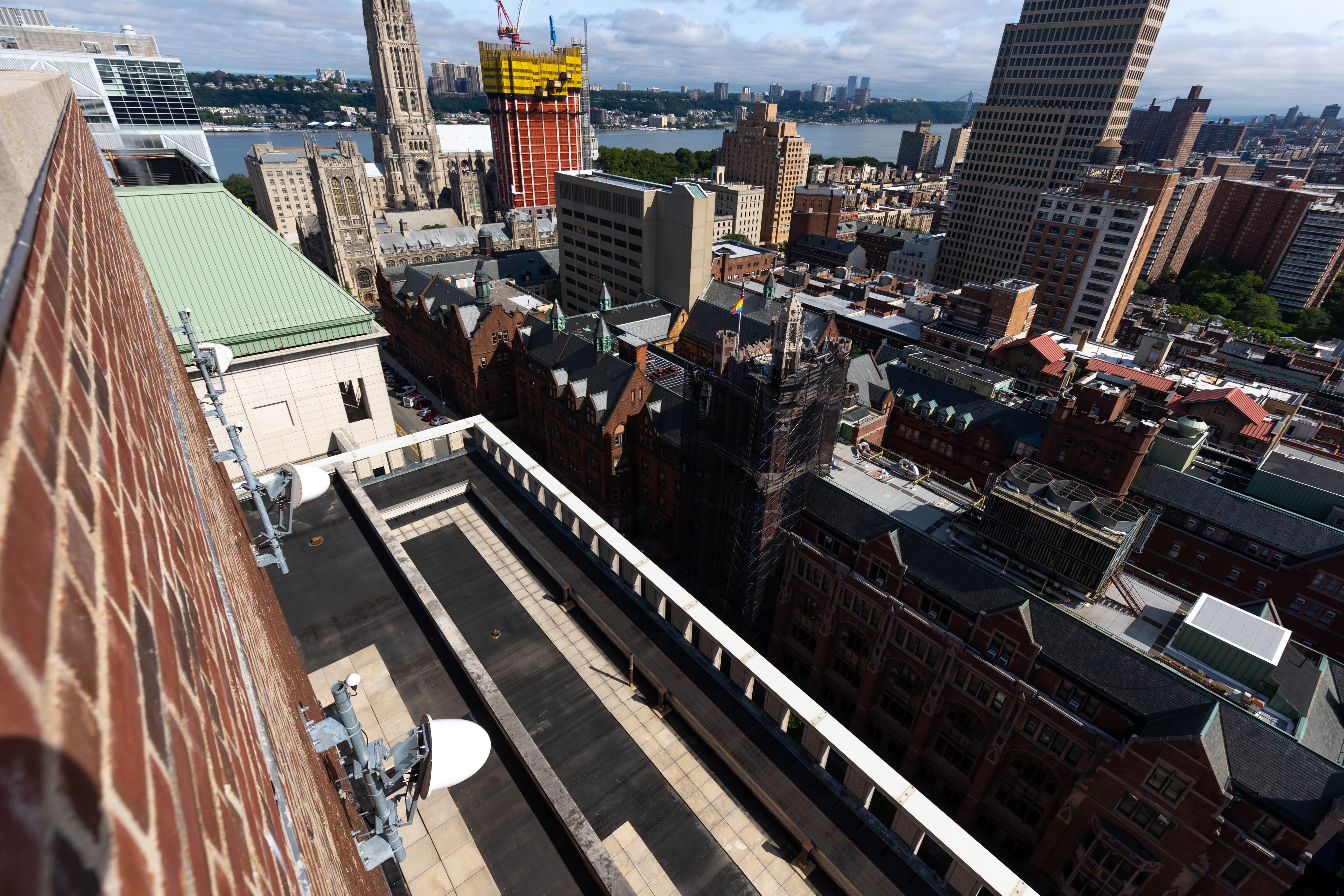 s2-lg1_roof.jpg